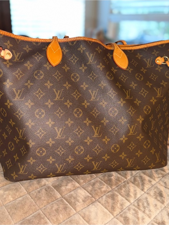 Louis Vuitton Handbags - Louis Vuitton Monogram Canvas Tote with Vachetta Leather Trim